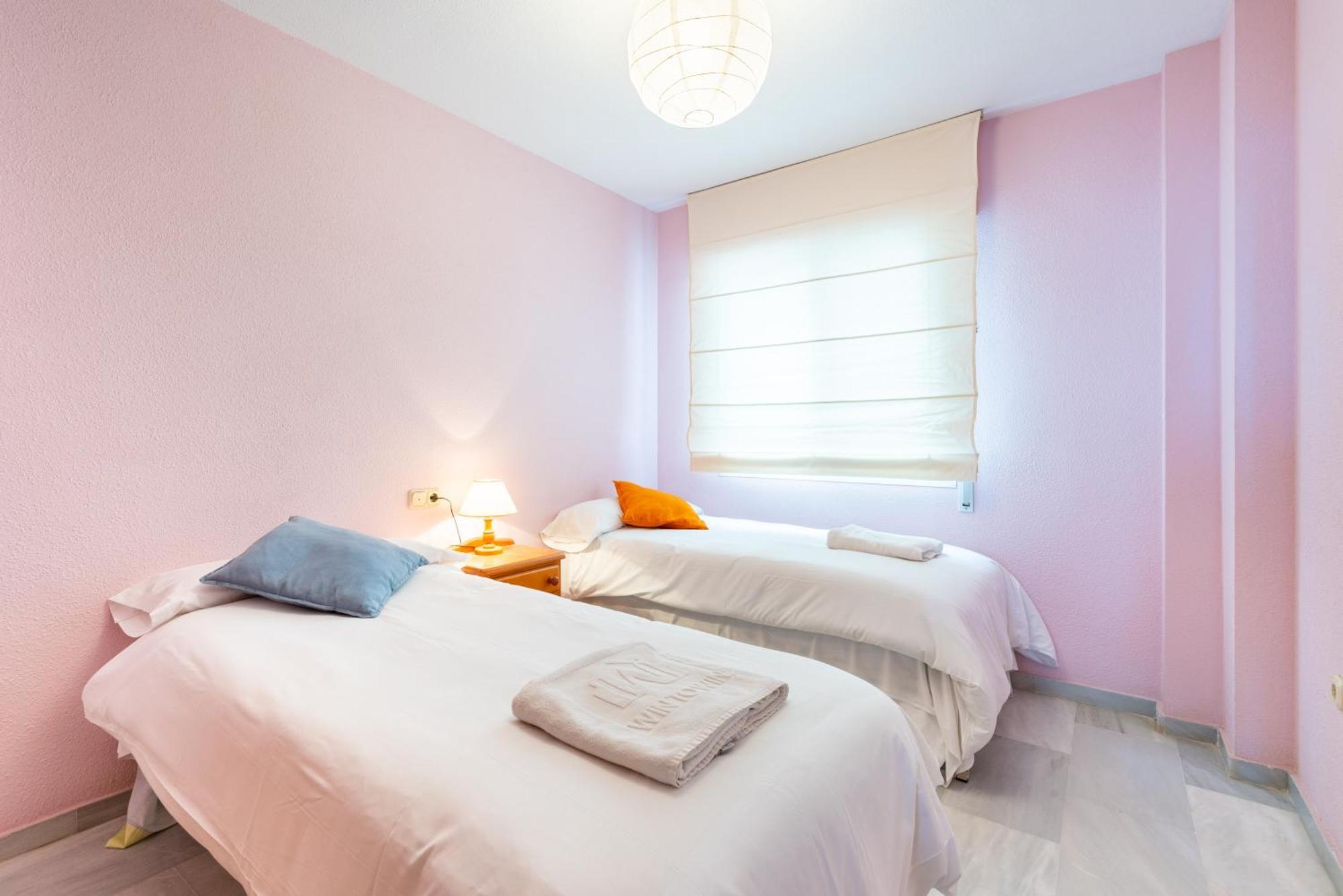 Wintowinrentals 1ª Linea De Playa, Parking Y Wifi Rincon de la Victoria Ngoại thất bức ảnh