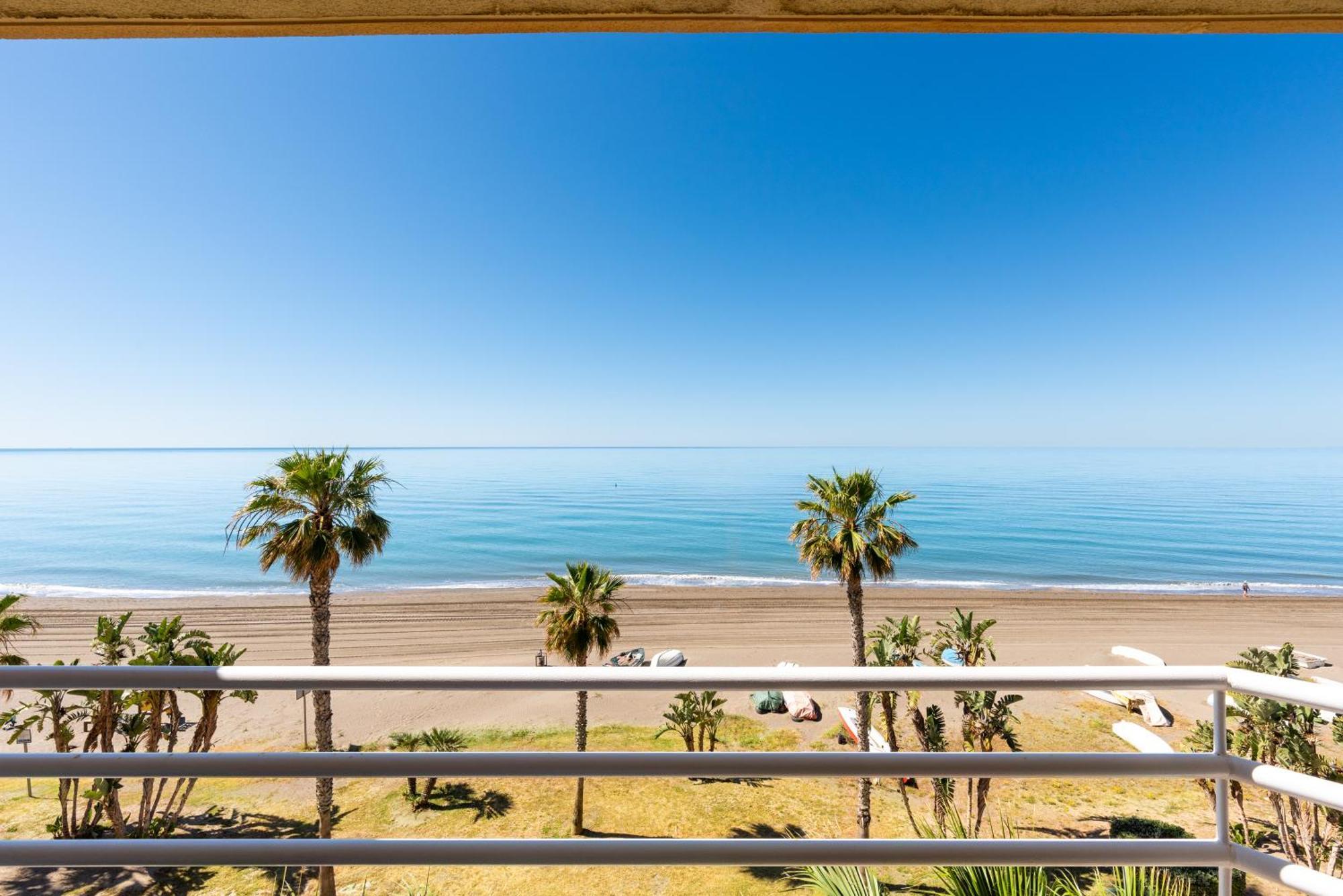 Wintowinrentals 1ª Linea De Playa, Parking Y Wifi Rincon de la Victoria Ngoại thất bức ảnh
